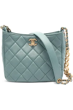 CHANEL Bolso hobo Matelasse pequeño 2021