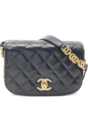 CHANEL Bolso de hombro con acolchado de rombos 2021