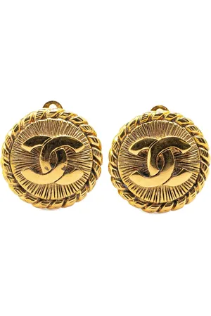 CHANEL Pendientes de clip redondos con logo CC bañados en oro 1980-1970