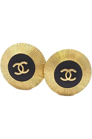CHANEL Pendientes de clip con logo CC bañados en oro 1995