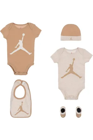 Jordan Set de cinco piezas con pelele