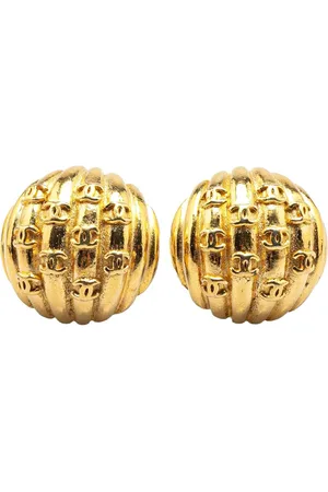 CHANEL Pendientes de clip con logo CC bañados en oro 1980-1990