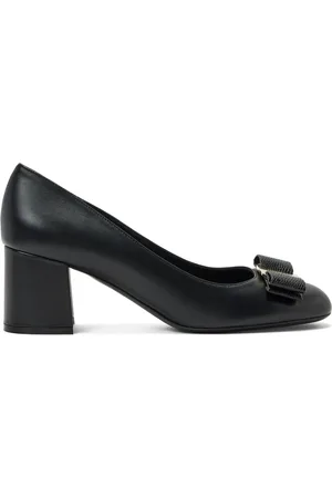 Salvatore Ferragamo Zapatos de tacón con placa del logo