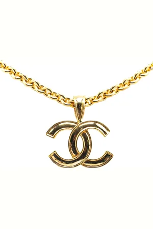 CHANEL Collar bañado en oro con colgante CC 1994
