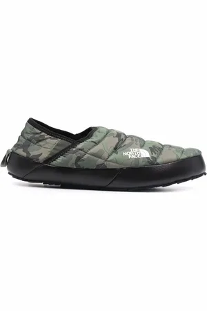 The North Face Slippers con motivo militar