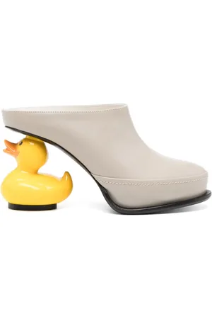 Maison Mihara Yasuhiro Mules con tacón pato