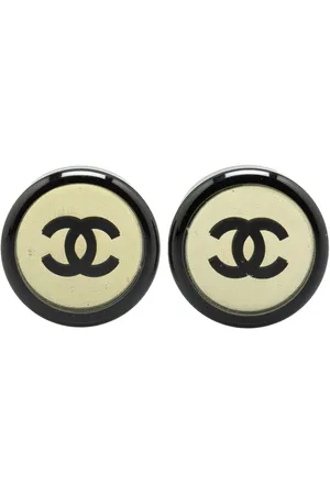 CHANEL Pendientes redondos de esmalte con cierre de clip y logo CC 2001