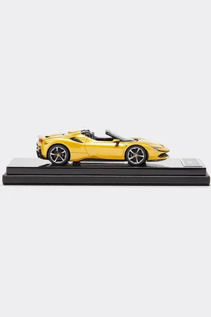 FERRARI Maqueta SF90 Spider a escala 1:43