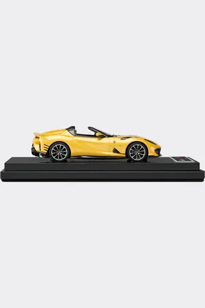 FERRARI Maqueta del 812 Competizione A a escala 1:43