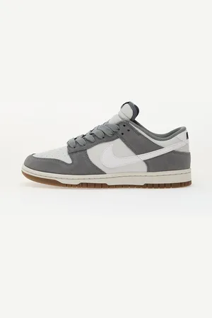 Nike Zapatillas Dunk Low Retro Se / EUR 44