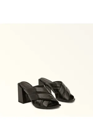 Mules best sale negras tacon