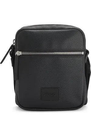 HUGO BOSS Bolso mensajero de piel sintética granulada con parche de logo de goma