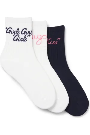HUGO BOSS Paquete de tres pares de calcetines cortos de canalé con eslóganes