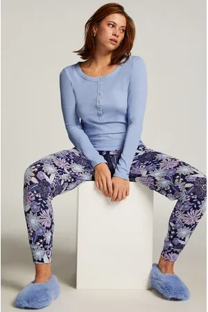 Nueva colección de pijamas y batas de viscosa para mujer