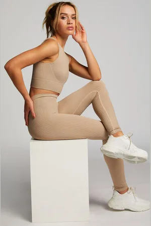 Ropa & Moda de deporte de color beige para mujer