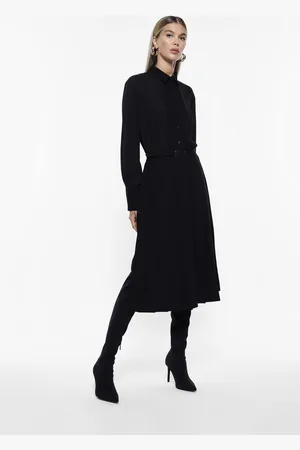 Imperial Vestido de pliegues con cuello clásico