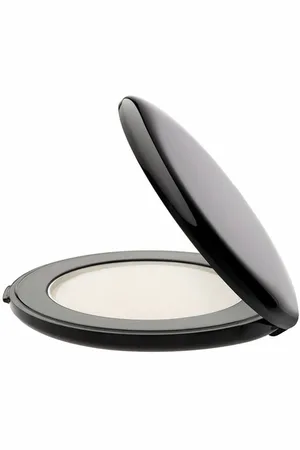 Serge Lutens Noire Hostie Skin Perfector