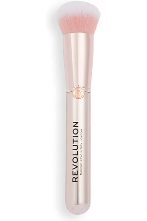 Makeup Revolution Create Buffing Foundation Brush R7
