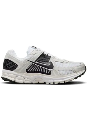 Nike Sneakers Zoom Vomero 5