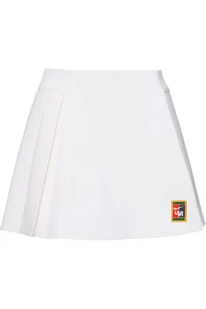 Nike Falda Yoon