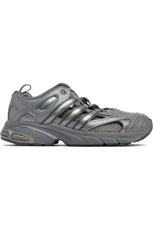 adidas Sneakers Taqwa Bint Ali Adistar Pose