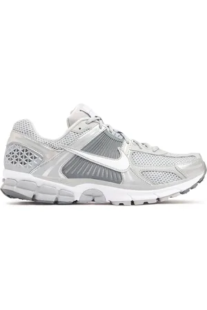 Nike Sneakers Zoom Vomero 5
