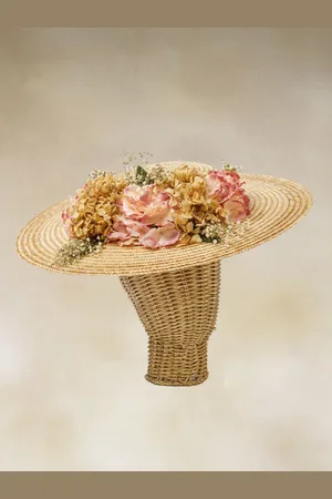 Mariquita Trasquilá Tocado pamela floral