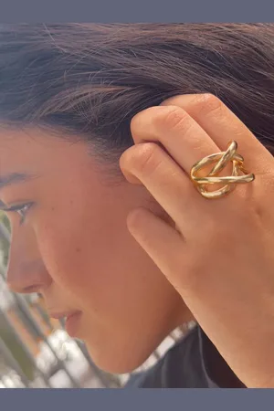 Mariquita Trasquilá Anillo entrelazado