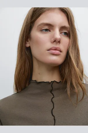 Massimo Dutti Camiseta Detalle Costuras Vivos