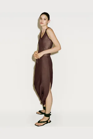 Massimo Dutti Falda Midi Bajo Asimétrico
