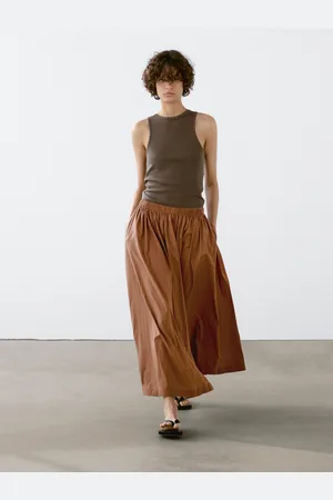 Massimo Dutti Top Slim Detalle Tachuelas