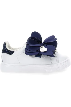 MONNALISA Zapatillas con pétalos de tela