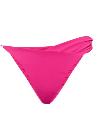 Nensi Dojaka Braga de bikini