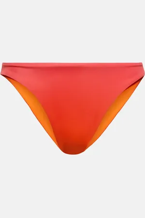 Louisa Ballou Braga de bikini Scoop