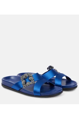 Manolo Blahnik Sandalias Chilanghi de satén adornadas