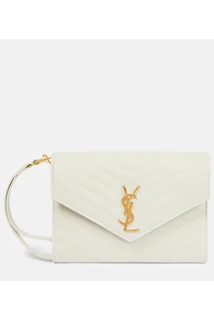 Saint Laurent Clutch Cassandre Small de piel matelassé