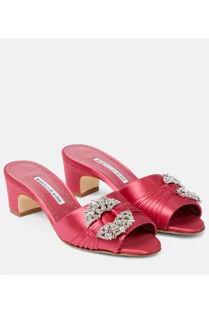 Manolo Blahnik Mules Prinap de satén con cristales