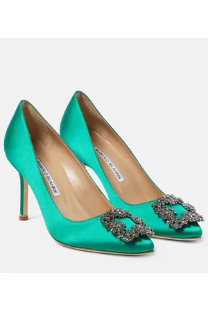 Manolo Blahnik Salones Hangisi de satén adornados