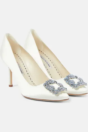 Manolo Blahnik Novia - salones Hangisi 90 de satén adornados