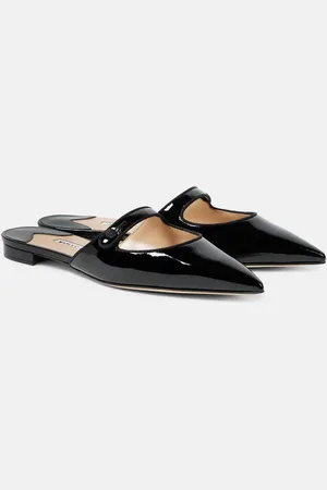 Manolo Blahnik Mules Camparimu de charol