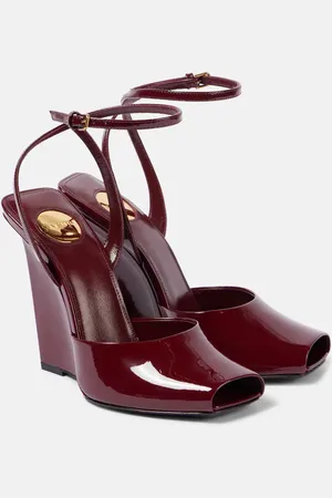Saint Laurent Sandalias con cuña La Scandale de charol