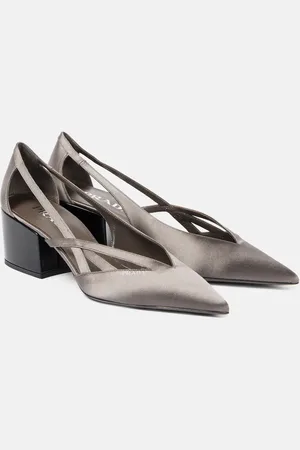 Prada Salones Pointy 55 de satén con aberturas