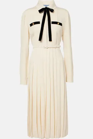 Prada Vestido camisero plisado con lazada y cinturón