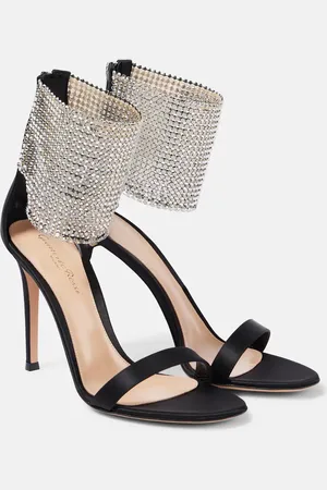 Gianvito Rossi Sandalias Adore 105 de satén adornadas