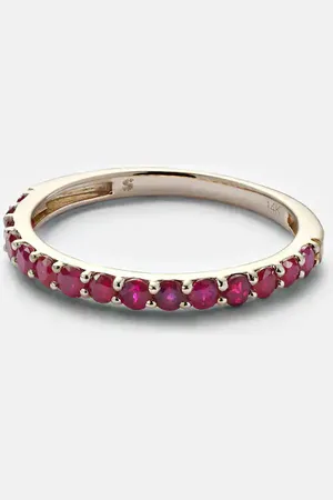 STONE AND STRAND Anillo Forever Birthstone de oro de 14 ct con rubí