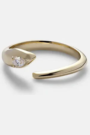 STONE AND STRAND Anillo Diana de oro de 14 ct con diamante