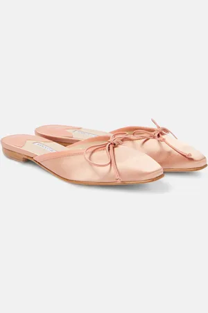 Manolo Blahnik Mules Ballerimu de satén con piel