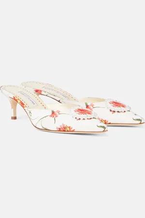 Manolo Blahnik Mules Kifatmu 50 de satén adornados