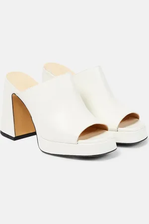 Souliers Martinez Mules Alba 90 de piel con plataforma