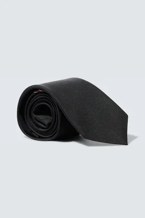 Gucci Corbata de seda en jacquard con logo